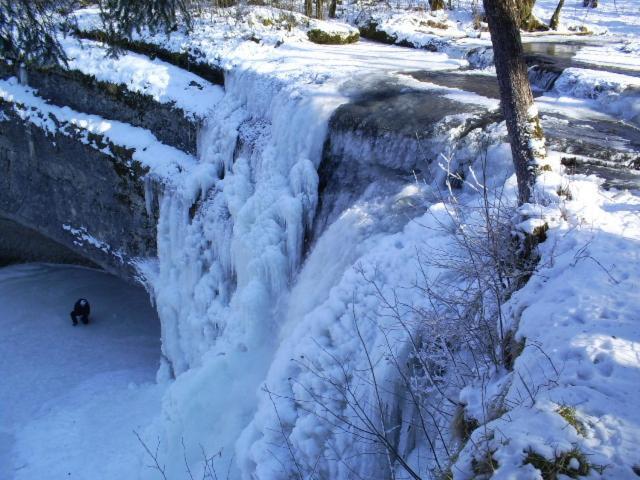 Le Jura En Toutes Saisons Piscine, Spa, Location Vtt, Balades 2Cv, Climatisation Bonlieu Exterior foto